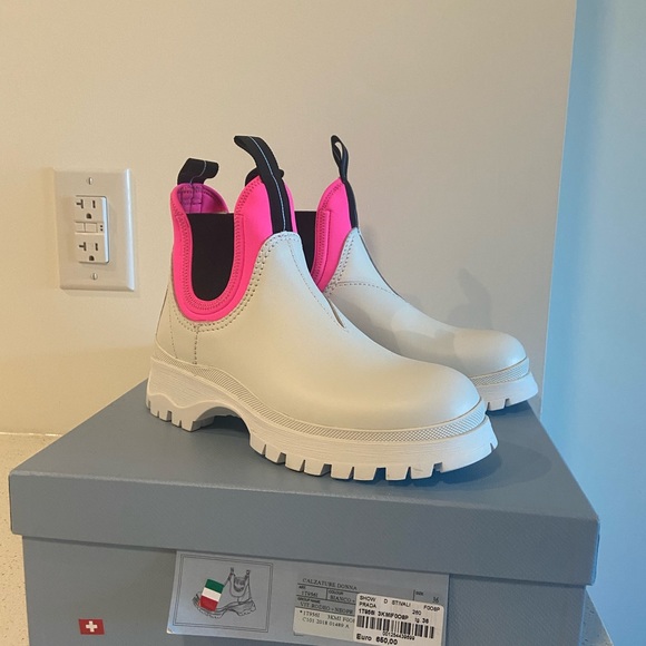 Prada round toe ankle boots - Picture 2 of 7